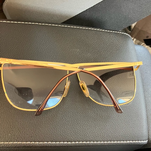Vintage 80s  laura biagiotti gold sunglasses made in Italy main image 2